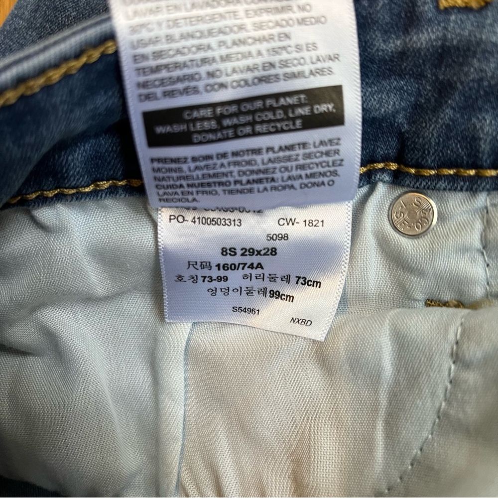 Denizen Levi’s Size 8 Short High Rise Medium Wash Skinny Straight Leg Jeans - Picture 3 of 4